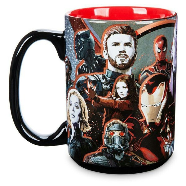 TASSE NOIR AVEC DESIGN 3D MARVEL
